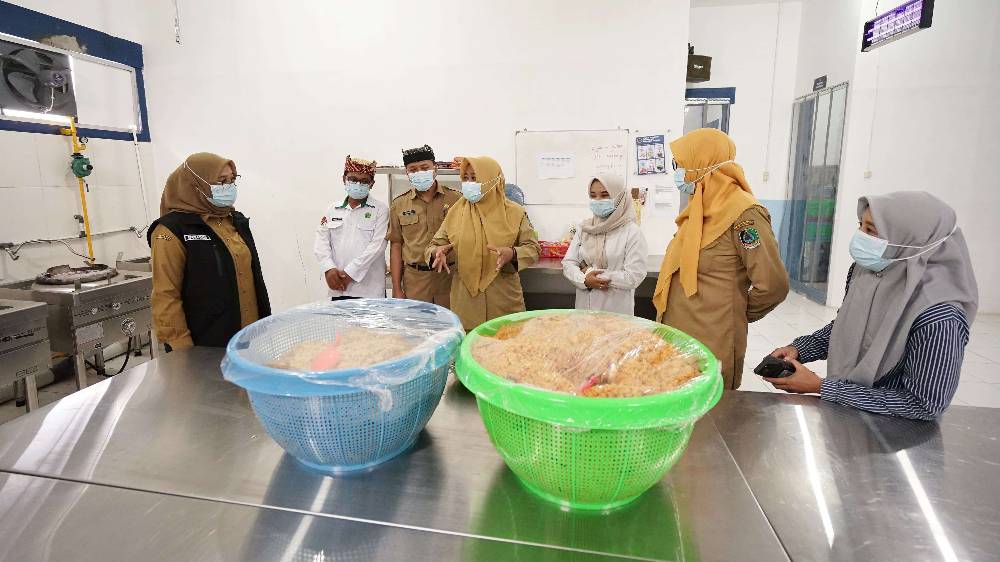 SPPG Nakal Tak Ditoleransi, Pemerintah Tutup 49 Unit