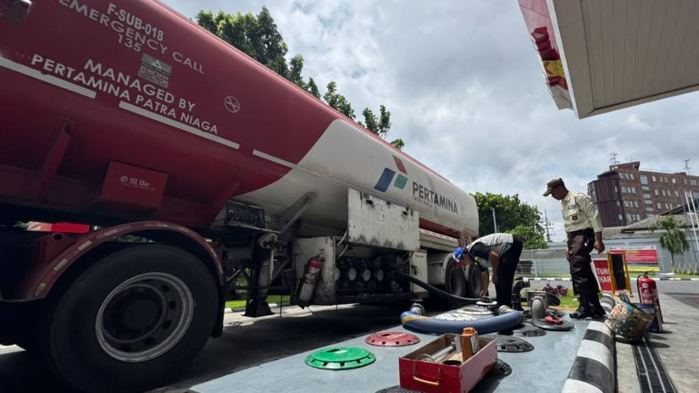 Pertamina Tambah Pasokan BBM di Jawa Timur, Puluhan Juta Liter Solar, Pertalite, dan Pertamax Disiapkan