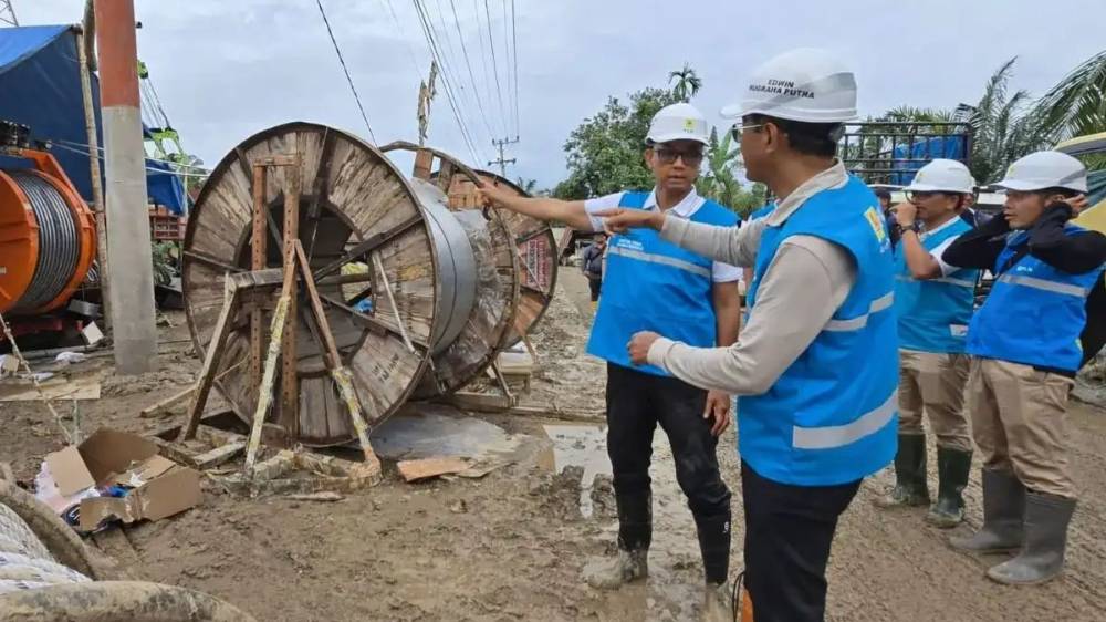 PLN UID Jawa Timur Kirim 84 Personel dan Logistik untuk Pulihkan Kelistrikan Aceh
