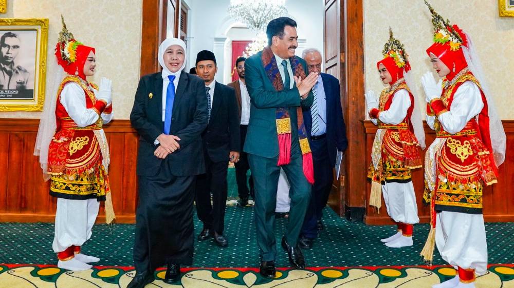 Khofifah Terima Dubes Yaman, Bahas Kerja Sama Pendidikan hingga Budaya