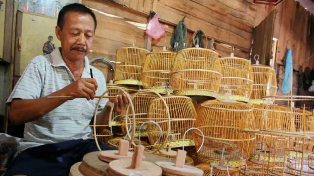 INDEF: Kenaikan BBM Nonsubsidi Ancam Kelangsungan Usaha UMKM