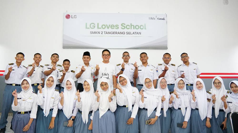LG Perkuat Pendidikan Vokasi Lewat Program LG Loves School di SMKN 2 Tangerang Selatan