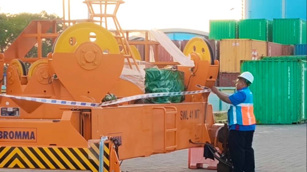 Terminal Teluk Lamong Tambah E-RTG, Perkuat Kapasitas TPK Nilam Ramah Lingkungan