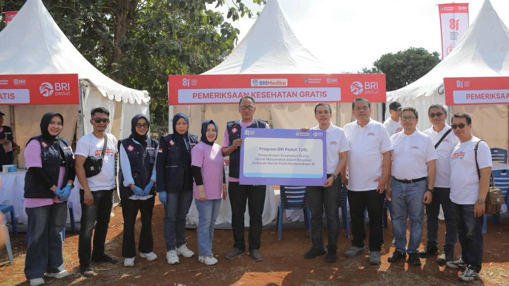 Melalui Program Desa BRILiaN, BRI Gelar ‘Semarak Merah Putih’ dan Dorong Pemberdayaan Ekonomi di Desa Doudo Gresik