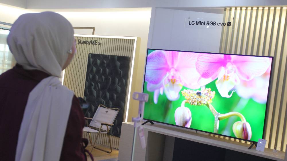 LG MRGB evo AI Meluncur di Indonesia, TV 100 Inci Dibanderol Mulai Rp200 Juta