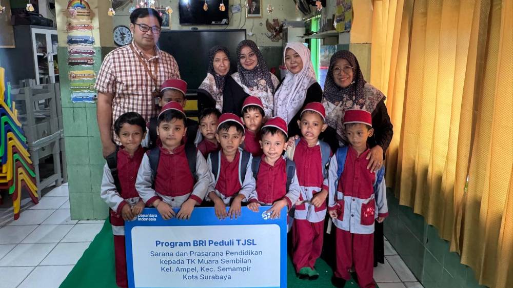 Dukung Pendidikan Anak Usia Dini, BRI Peduli Salurkan Bantuan Rp62 Juta ke TK Muara Sembilan Surabaya
