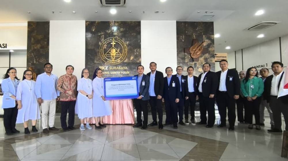 1. BRI Region 12 Surabaya Serahkan Ambulans ke RKZ, Dukung Layanan Kesehatan